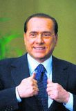 Berlusconi sakar dómara um árásir