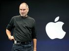 Steve Jobs sýnir iPod Nano á sýningu árið 2005.