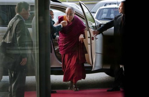Dalai Lama kemur til Hilton htels  sunnudagskvld.