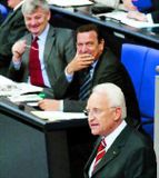 Schröder nú með 3% forystu á Stoiber