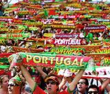 Portúgalar fjölmenntu á Dragaao-leikvanginn í Porto...