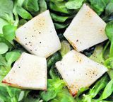 grænt salat með grilluðum geitaosti 
