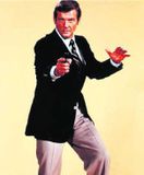 Hinn eini sanni Bond er ... Roger Moore!