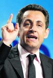 Sarkozy &bdquo;í frjálsu falli&ldquo; hjá kjósendum