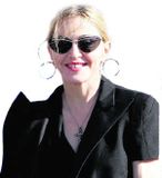 Madonna heimsækir syrgjendur í Frakklandi