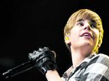 Bieber fluttur á sjúkrahús