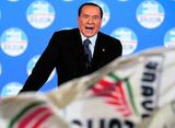 Berlusconi enn kominn á kreik