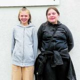 Lilja Dís Sigurðardóttir og Regína Diljá Rögnvaldsdóttir héldu tombólu...