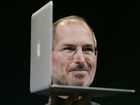 Steve Jobs sýnir nýja Macintosh tölvu á sýningu í ágúst í fyrra.